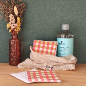kit eau micellaire et lingettes carreaux