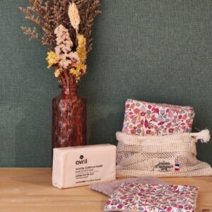 kit savon noix de coco et lingettes fleuries