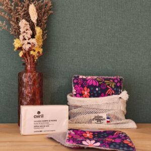 kit savon noix de coco et lingettes fleurs violettes